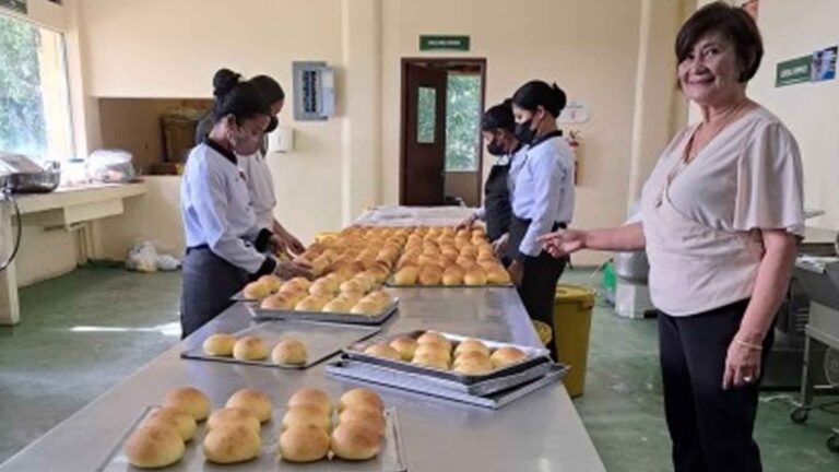Nutribun Supplied Daily To Malnourished Kids In 5 Antique Towns