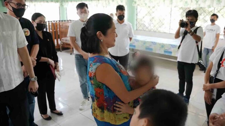 First Lady Visits Facility For Persons With Special Needs
