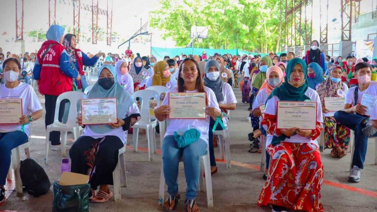 167 4Ps Graduates In Maguindanao Each Get Php15 Thousand Capital
