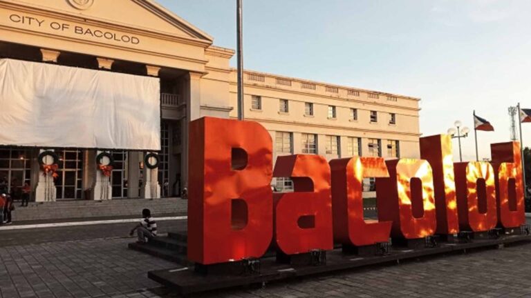 17 Bacolod Schools Go Double Shift For Full In-Person Classes
