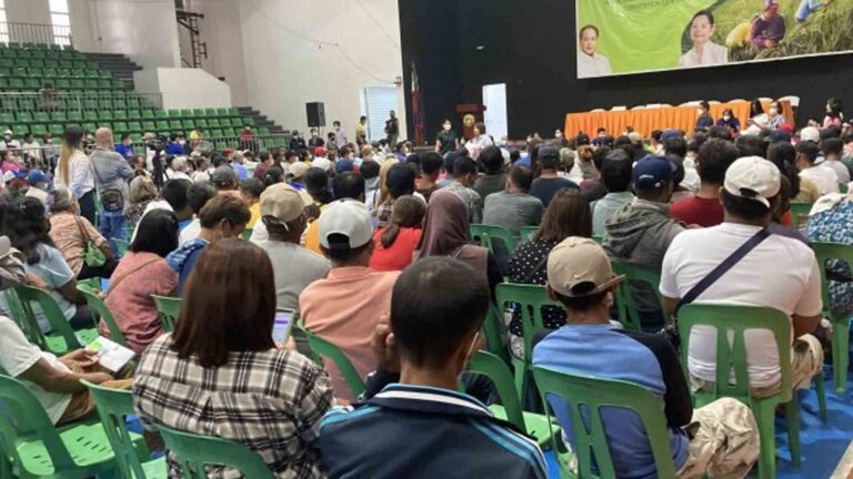 Over 1.8K Farmers In Pampanga Get Government Cash Aid
