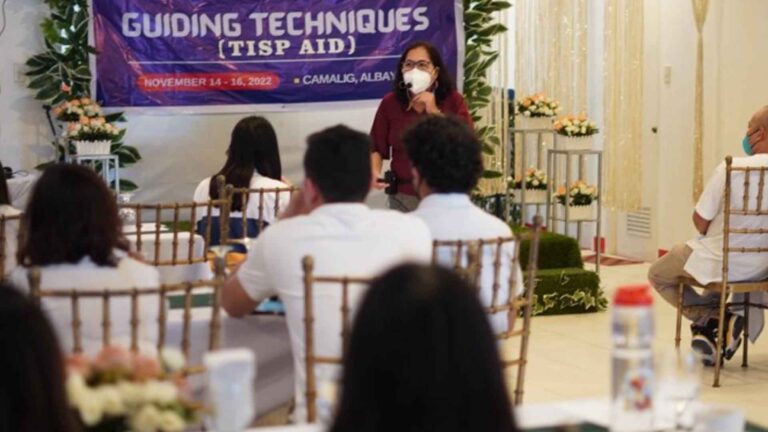 Biz, Tourism Workers In Albay Learn Better Customer Service