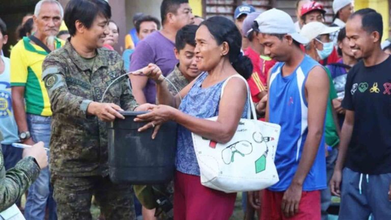 Army Donates Meal Allowance To Maguindanao Paeng Victims