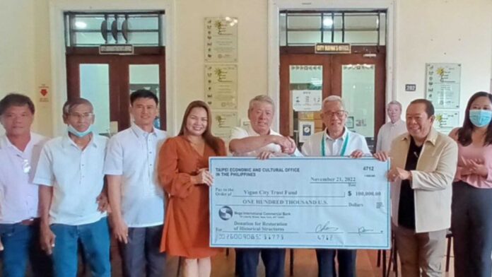 20221122-PAGEONE-Taiwan-donates.jpg