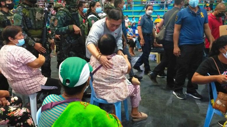 DSWD, Go Distribute Aid To 2.5K Davao Del Sur Residents