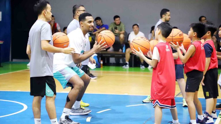 Phoenix Fuel Masters Holds Basketball Camp For Kids