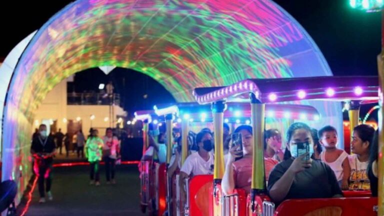 Taguig’s Must-See Christmas Village Now Open To Public