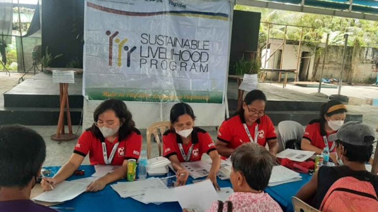 DSWD Distributes Php3.9 Million Livelihood Grants To Sorsogon Residents