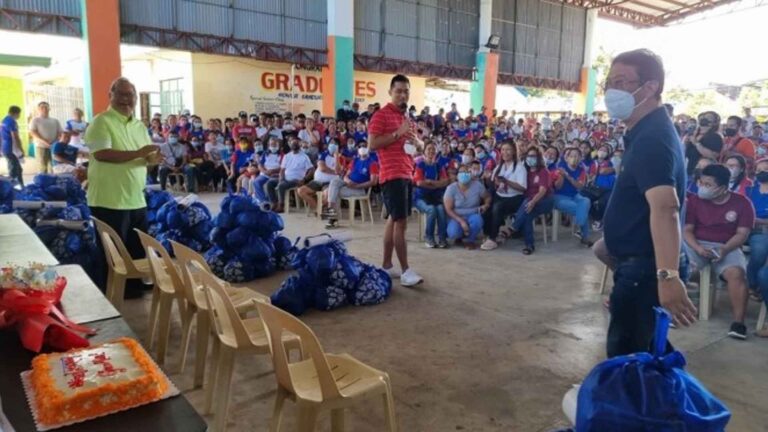 Ilocos Norte Rolls Out Christmas Caravan