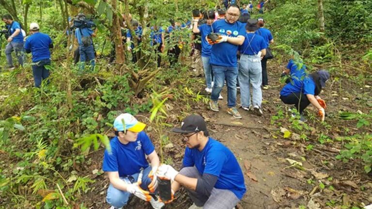 Artists Volunteer For Tree-Planting Activity At La Mesa Watershed