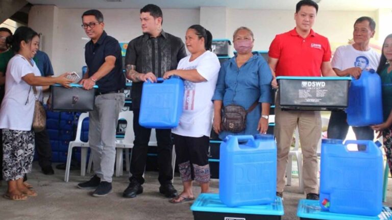 Gatchalian, Baste Duterte Distribute Aid To Davao Fire Victims