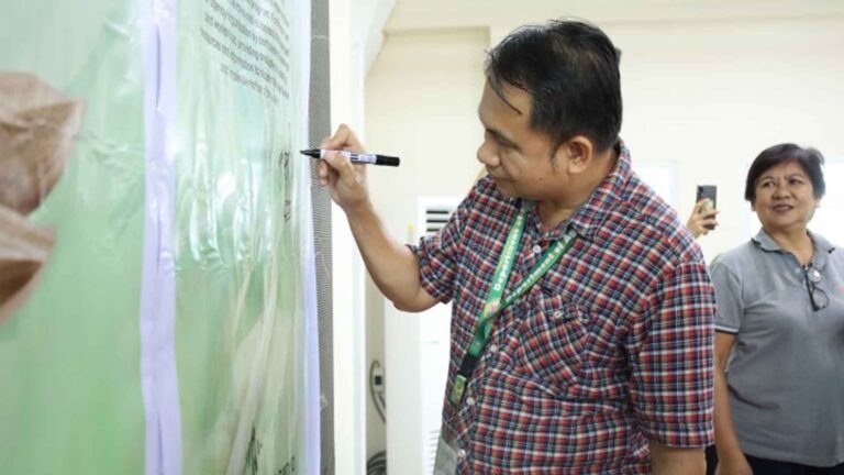 School-On-Air Trains Western Visayas Farmers On Climate-Resilient Agri