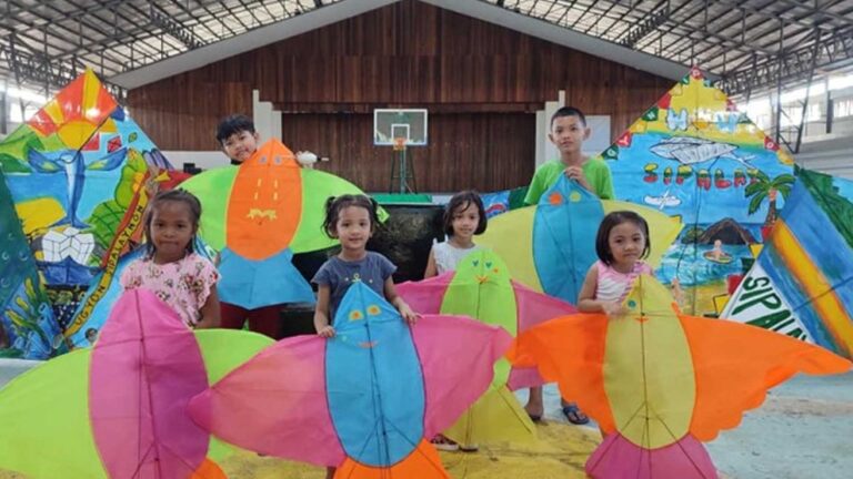 Sipalay City Showcases Unique, Colorful Kites In ‘Burangoy’ Fest