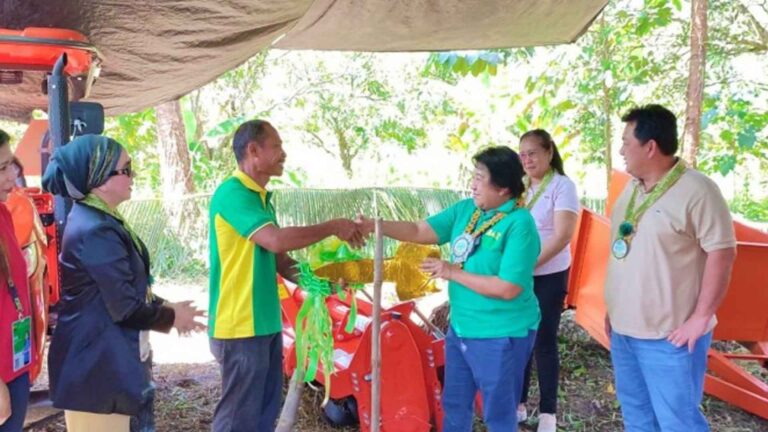 DAR Extends PHP1.9 Million Tractor To North Cotabato Farmers’ Coop
