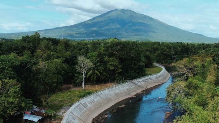 DPWH-5 Completes PHP190 Million Flood Structures In Camarines Sur