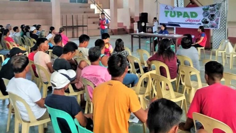 Over 1K Bohol Workers Get PHP4.69 Million From Cash-For-Work Program