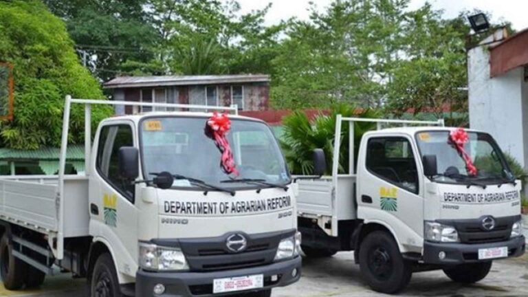 Leyte Farmer Groups Get Hauling Trucks