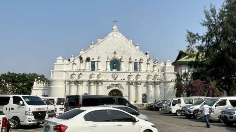 325K Day Tourists Visit Ilocos Norte On Holy Week
