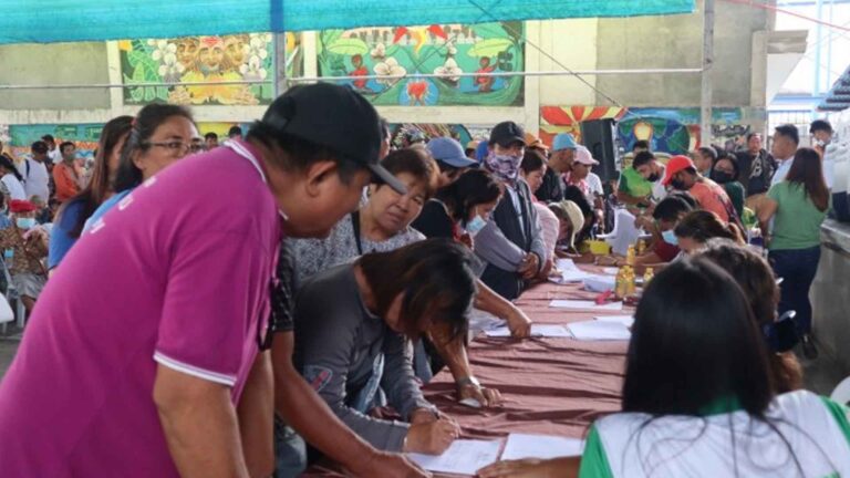 DA Distributes PHP12 Million Fertilizer Vouchers To Davao Del Norte Farmers
