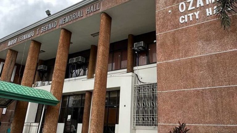 2 Ozamiz City Centenarians Receive PHP600 Thousand Cash Gift
