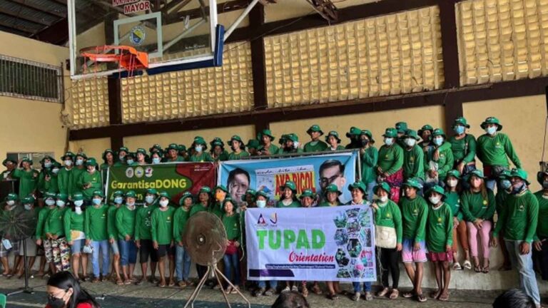 Displaced Workers In Camarines Norte Get Government Livelihood Aid