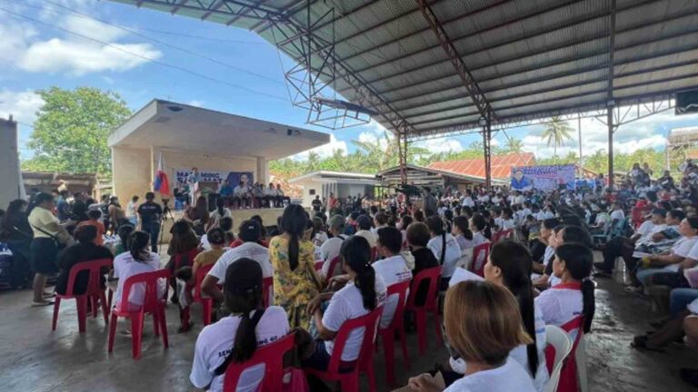 DSWD Aids 500 Individuals In Crisis In Samal Island