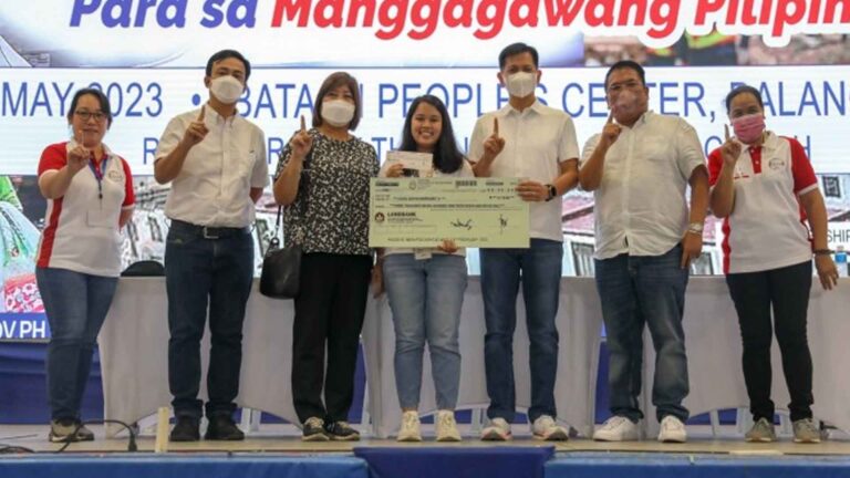 DOLE Gives PHP2.9 Million To SPES Beneficiaries In Bataan