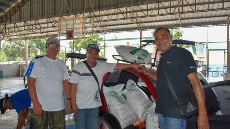 Department Of Agriculture Gives Inbred Rice Seeds To Pampanga, Bulacan Farmers