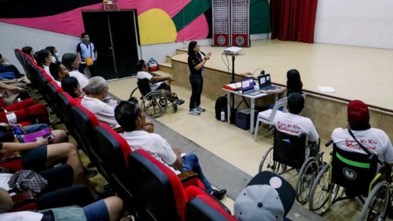 100 PWDs, Solo Parents In Pampanga Capital Get Livelihood Aid
