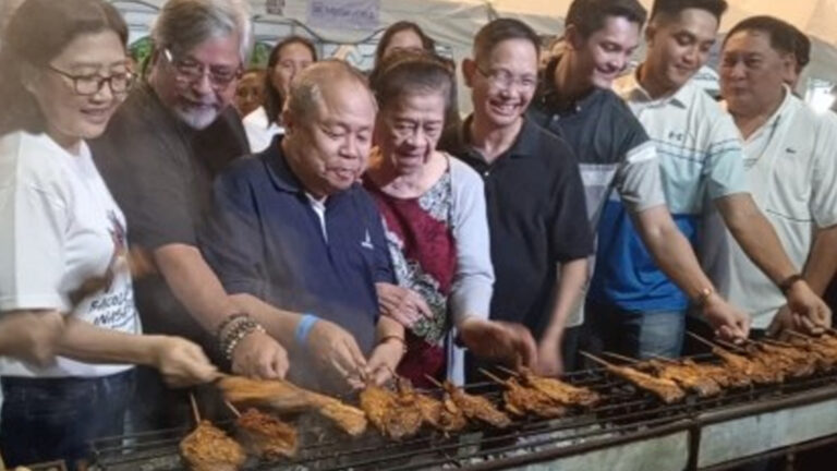 Bacolod Showcases 320-Meter Chicken ‘Inasal’ Grilling Station