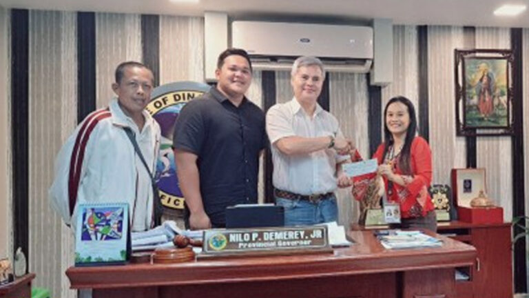 Dinagat Provincial Government Pays PHP5.1 Million Tuition For 543 Scholars
