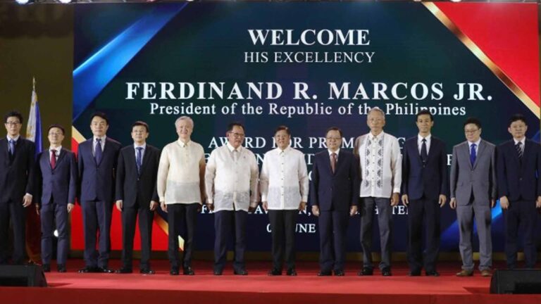 Ex-President Duterte, 5 Others Awarded For Advancing PH-China Ties