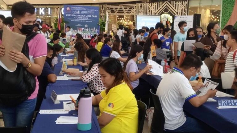 289 Hired In ‘Kalayaan’ Job Fair In Bacolod