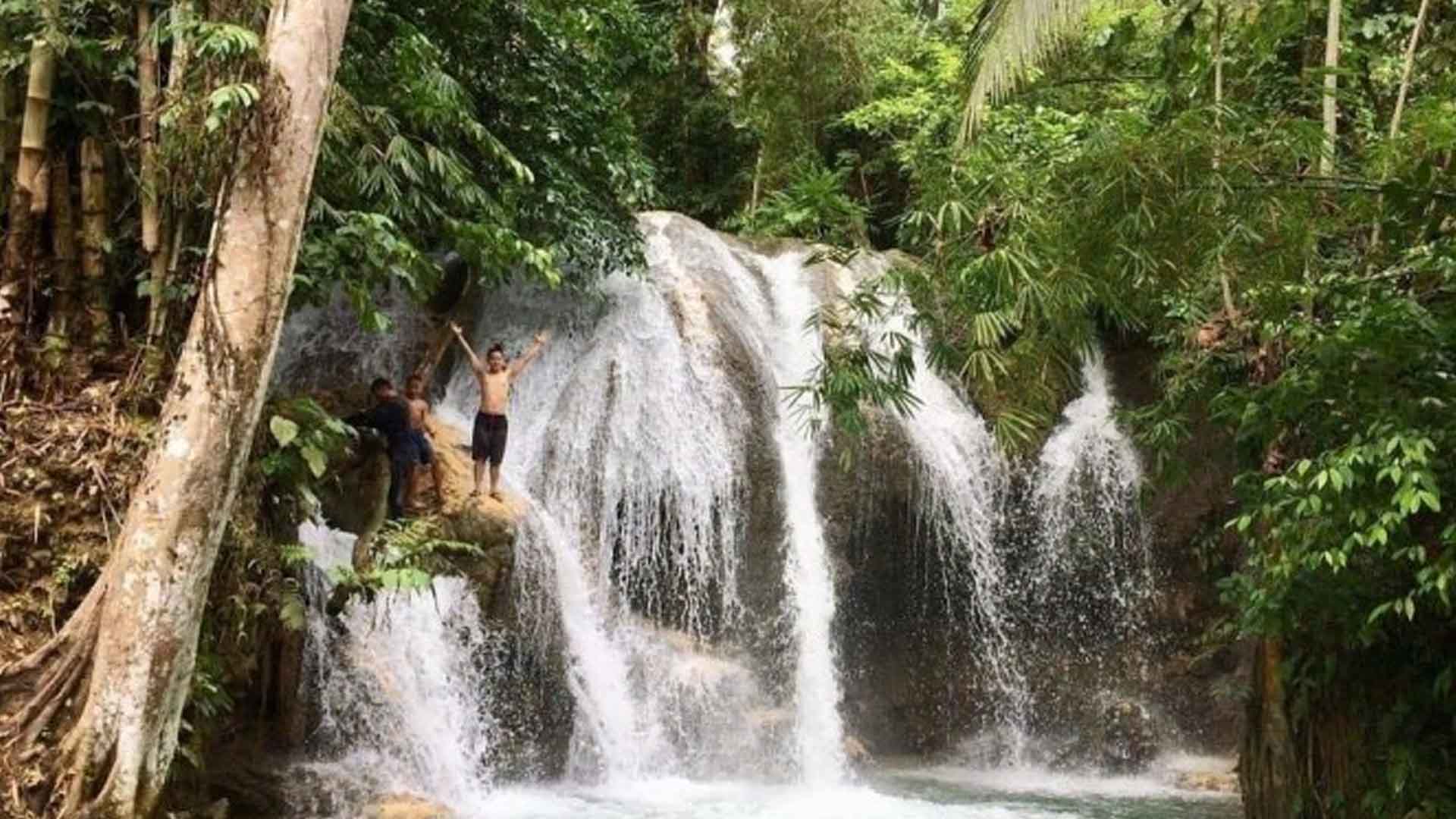 Cebu’s Kawasan Falls To Undergo Makeover