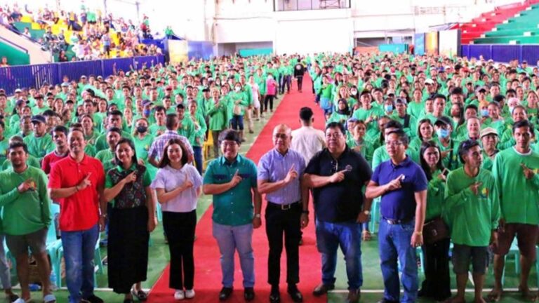 DOLE Pays 1.8K TUPAD Beneficiaries In Sultan Kudarat