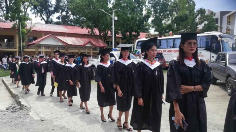 Antique Graduates Urged To Give Back To Community Someday
