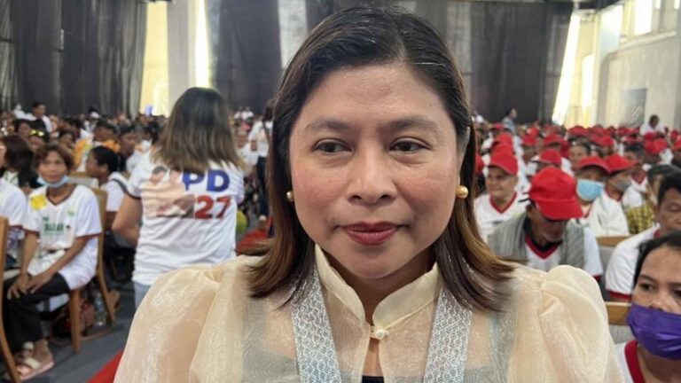 DA-11 Assures Aid To ARBs Awarded With Land Titles By DAR