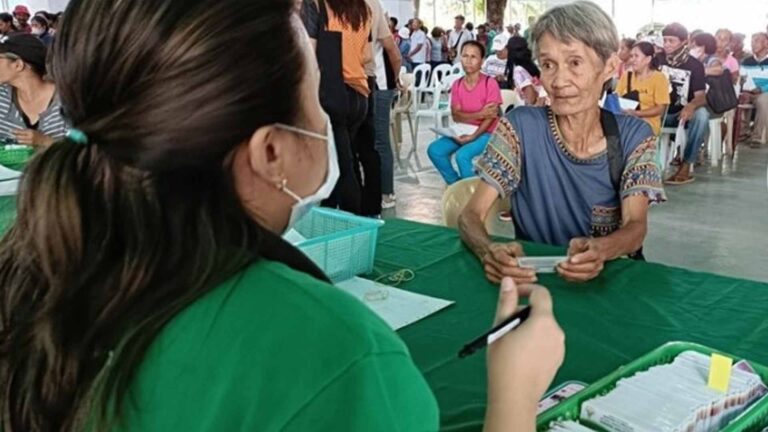 DA Grants Over PHP147 Million Cash Aid To Negrense Rice Farmers