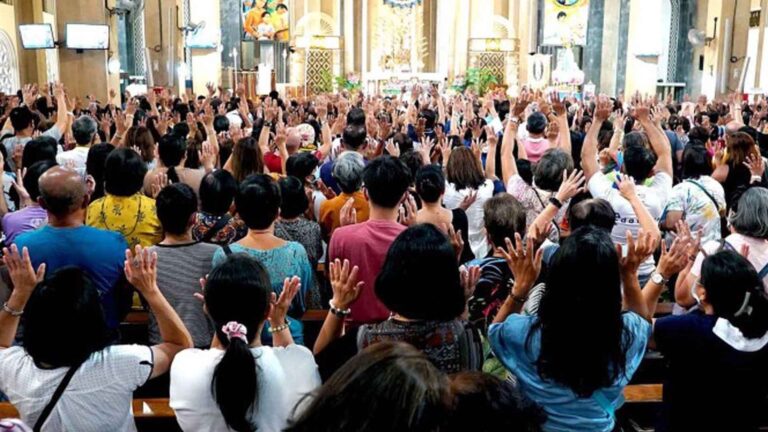 Faithful May Now Hold Or Raise Hands In Singing Lord’s Prayer