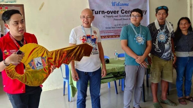 Surigao Village Gets PHP1.2 Million Solar-Powered Lights From DSWD
