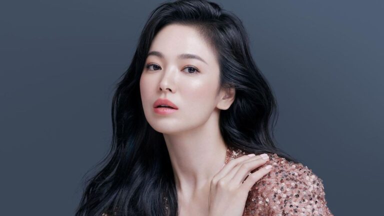 Song Hye Kyo Becomes A Daesang Recipient At The Blue Dragon Series Awards