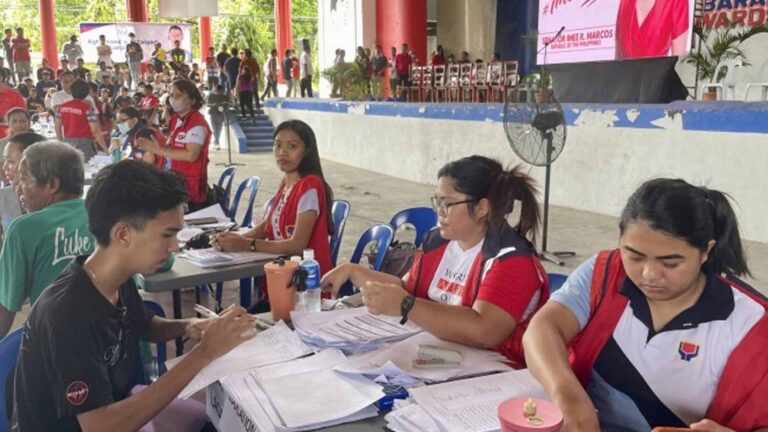 Solon Distributes Educational Aid To Students