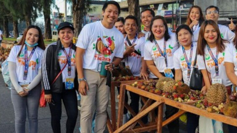 Kidapawan Residents Feast On Tons Of Durian, Marang, Mangosteen
