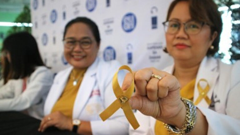 Davao Docs Bats For Childhood Cancer Awareness