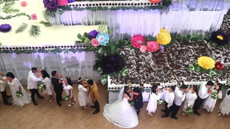 11 Baguio Couples Share Giant Wedding Cake; 12K Slices Served