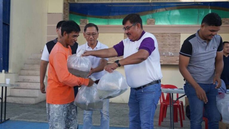 BFAR Allots 900K Milkfish Fry To Fisherfolk In Bulacan Town