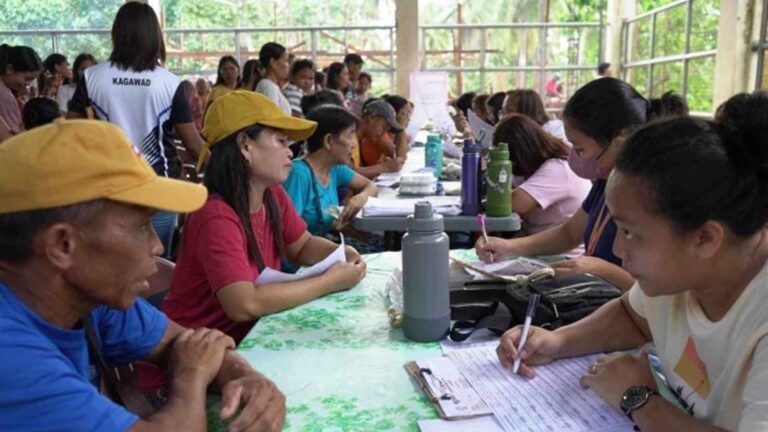 Hundreds Of Villagers In Albay Town Avail Free Government Services