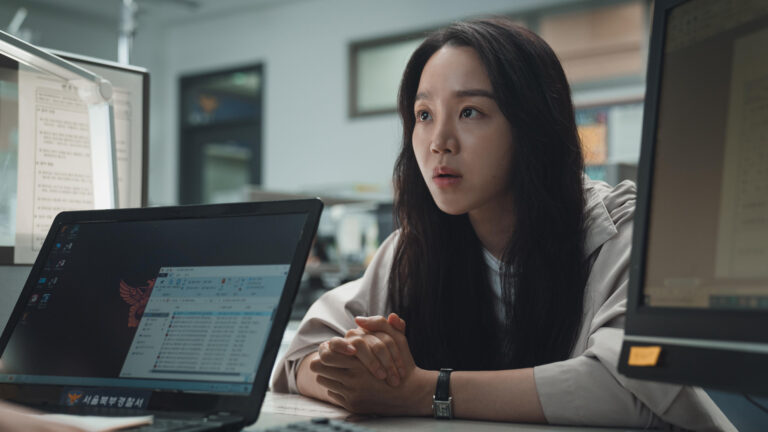 Shin Hae-Sun Tracks Fraud Online Seller In Korean Crime Thriller “Target”