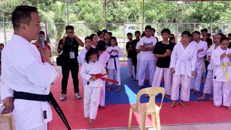 Governor Uses Sports To Impart Discipline Among Youth