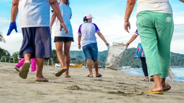 Sipalay’s Women-Led Beach Cleanup Makes Global ‘Green’ Stories List